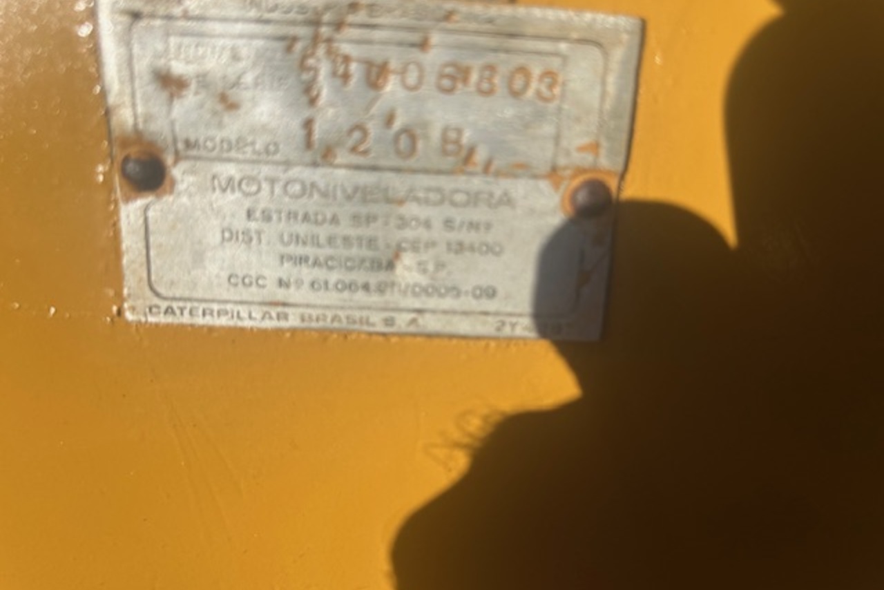 Caterpillar 120B - 80/80 4