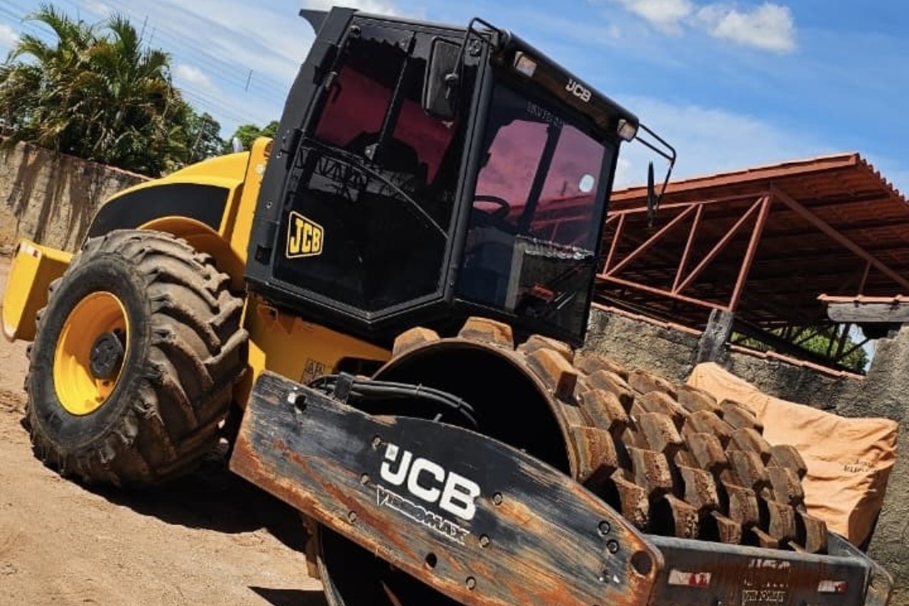 JCB Vibrador VM115 -  3