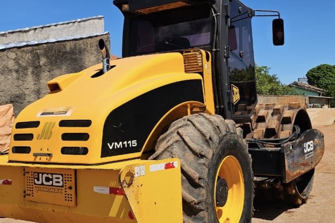 JCB Vibrador VM115 -  4