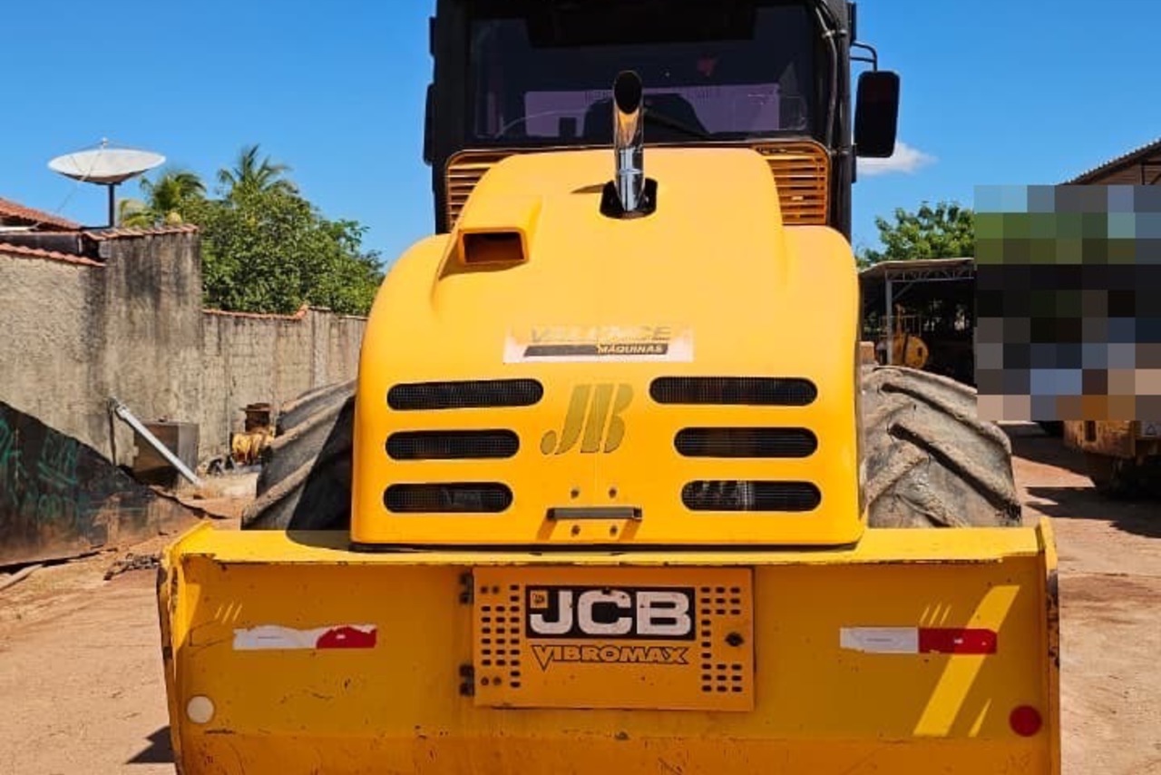 JCB Vibrador VM115 -  5