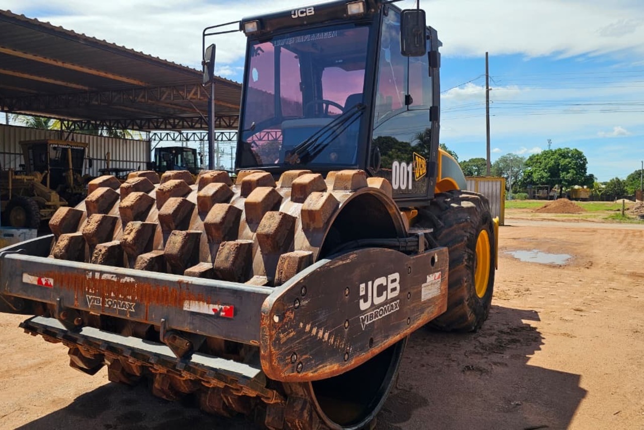 JCB Vibrador VM115 -  10