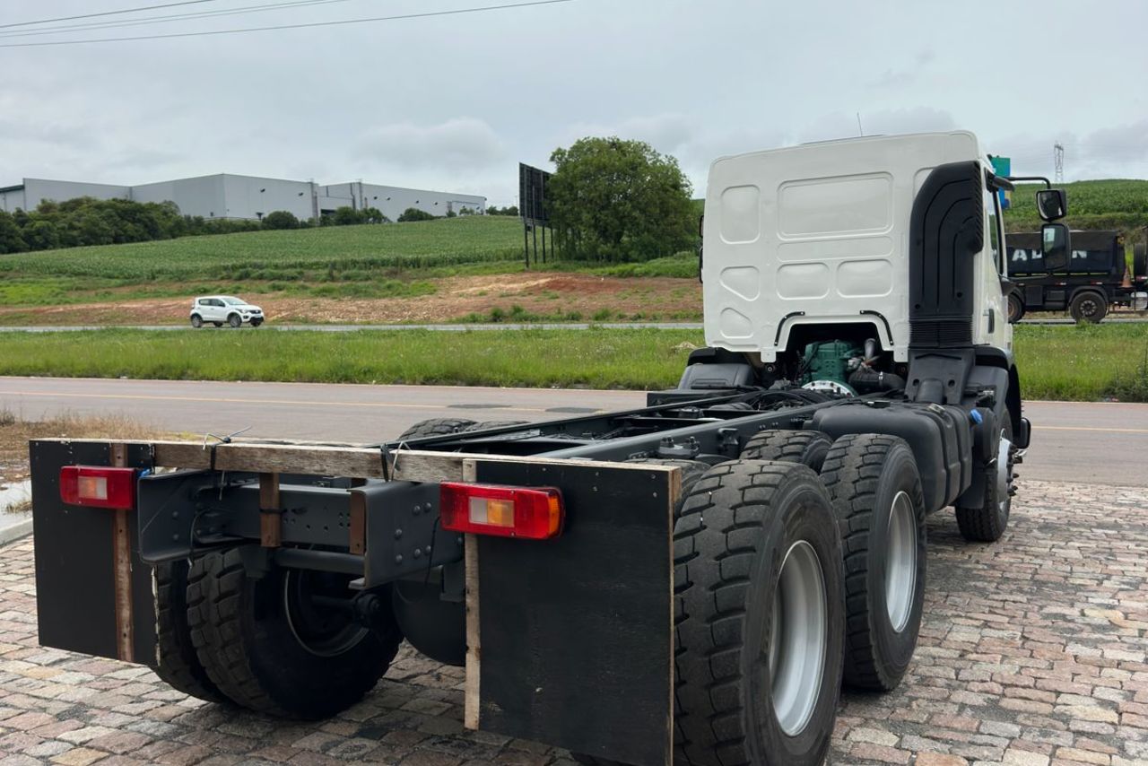 Volvo VM330 - 13/13 5