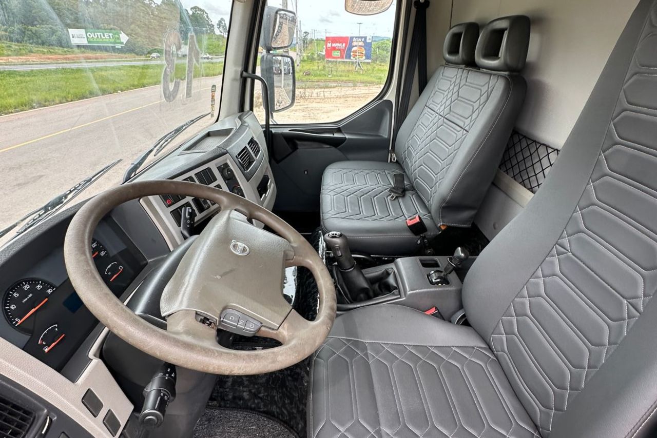 Volvo VM330 - 13/13 7