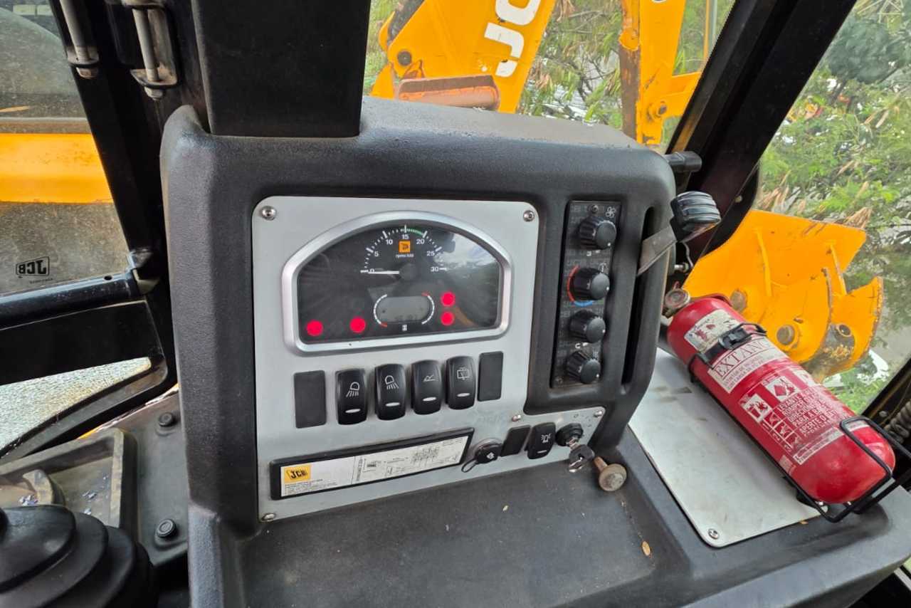 JCB 3CX - 20/20 15