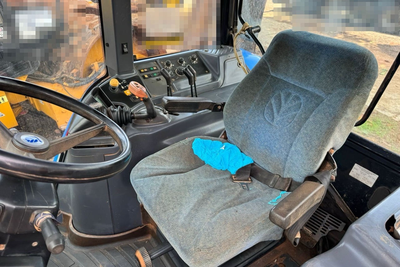 New Holland TM 7040 - 11/11 3