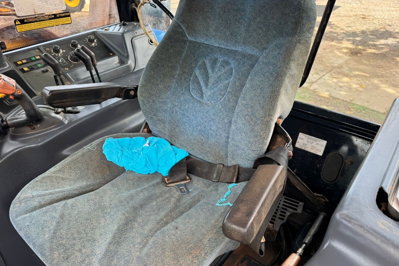 New Holland TM 7040 - 11/11 6