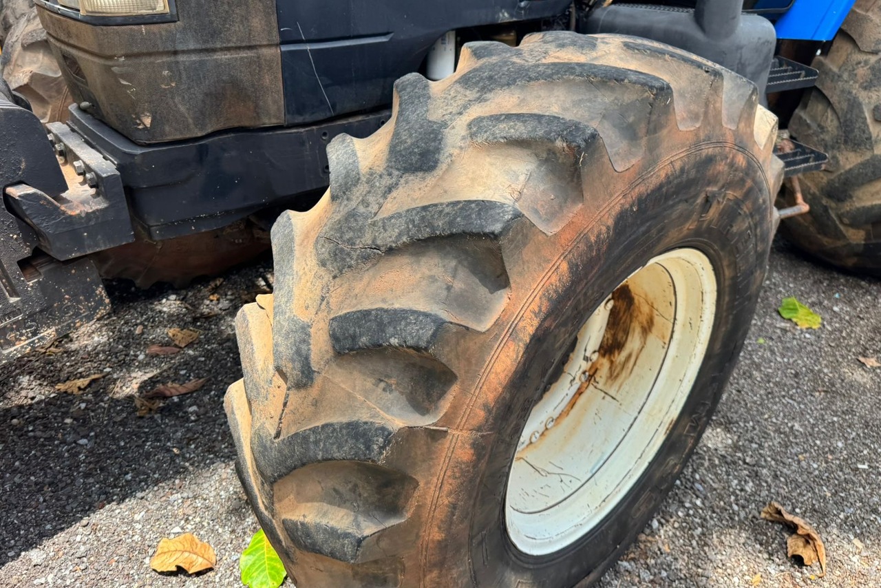 New Holland TM 7040 - 11/11 9