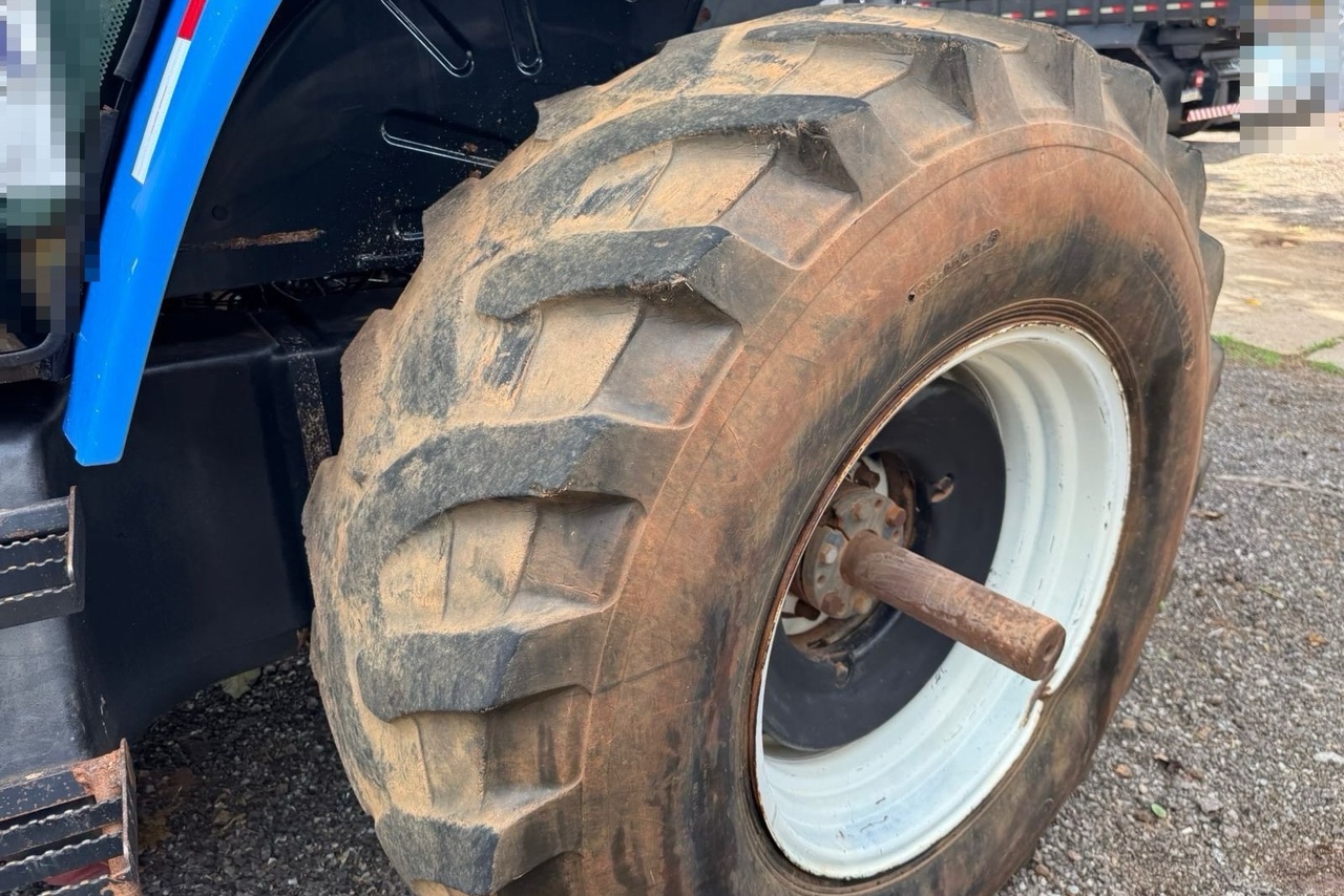 New Holland TM 7040 - 11/11 12