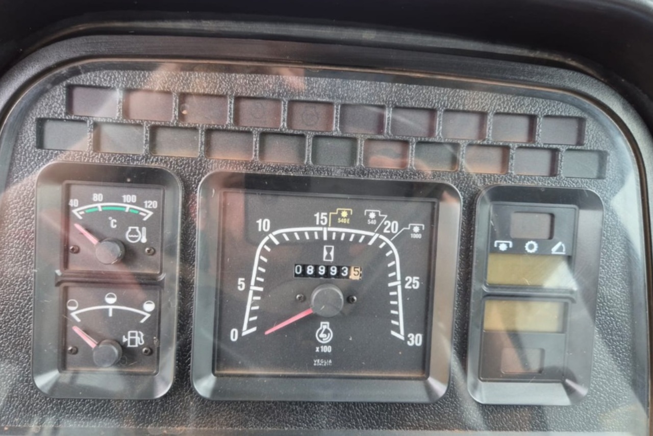 New Holland TM 7040 - 11/11 4