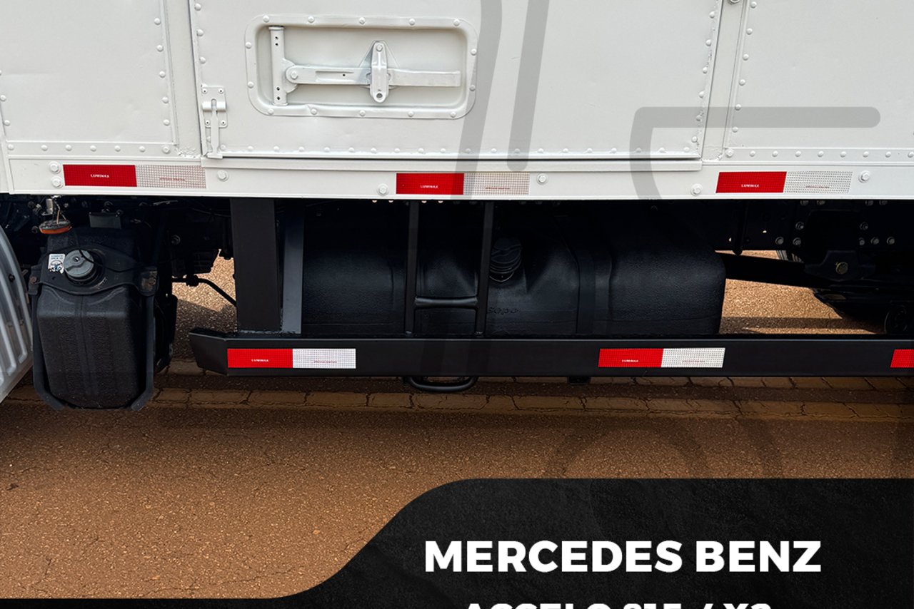Mercedes Benz Accelo 815 - 17/18 17