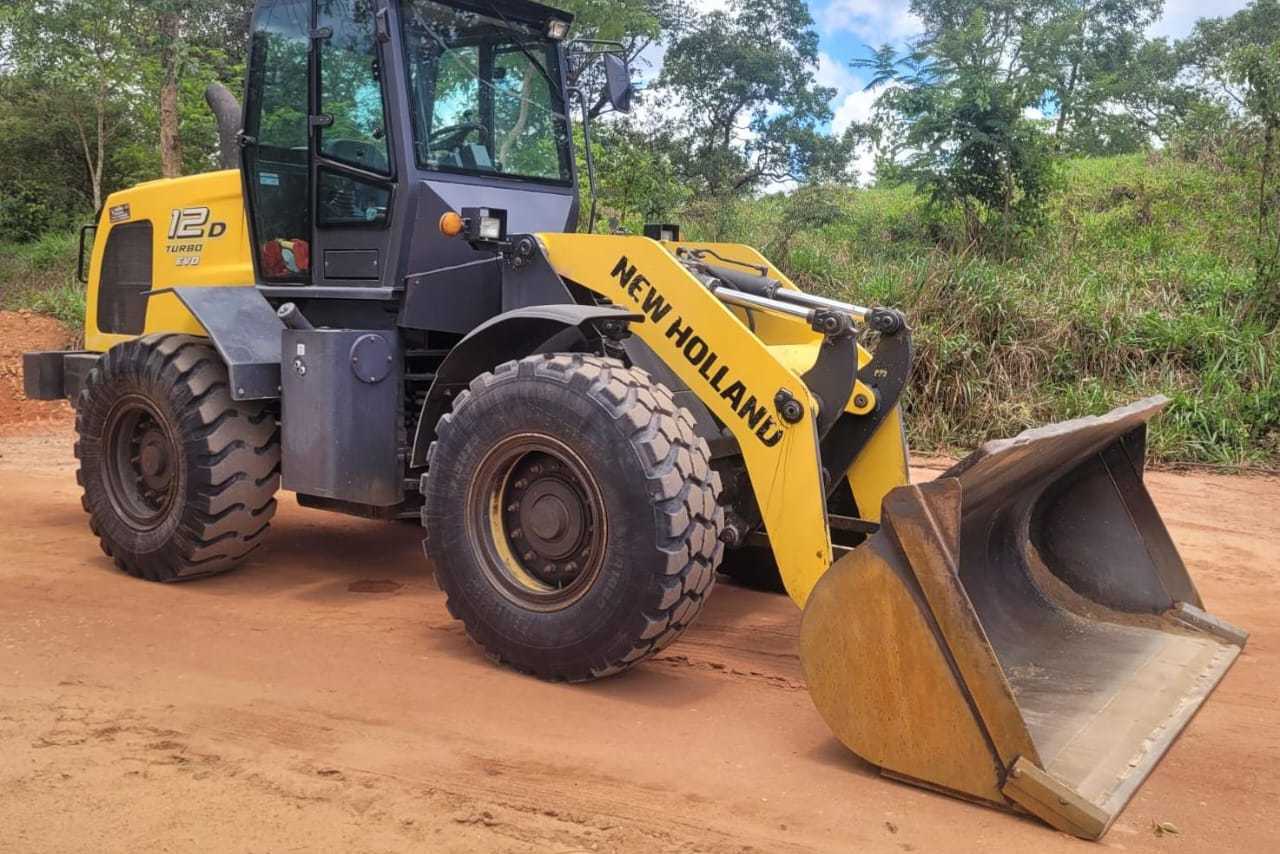 New Holland 12D - 20/20 5