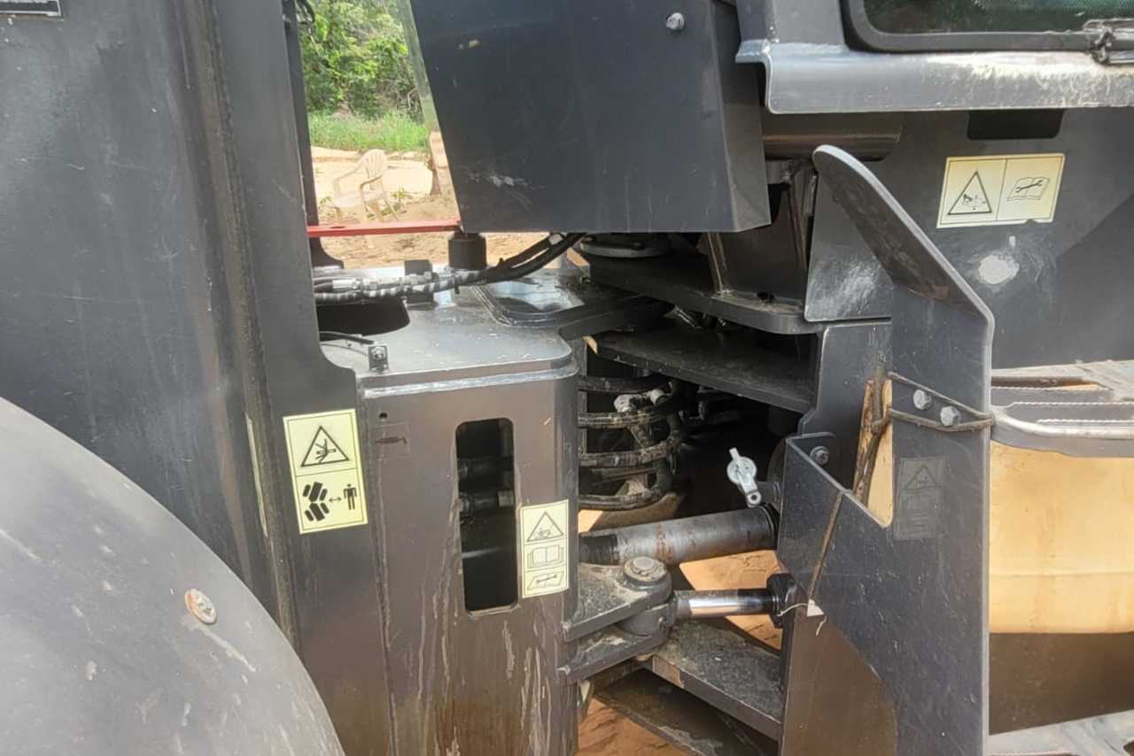 New Holland 12D - 20/20 6