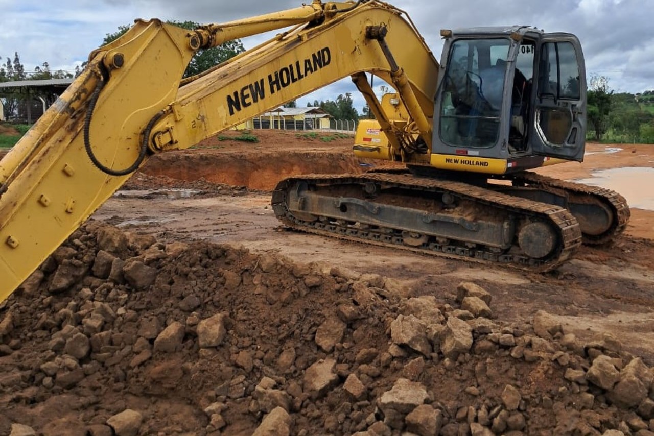 New Holland E215B - 10/10 3