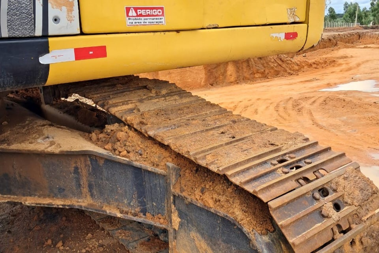 New Holland E215B - 10/10 7