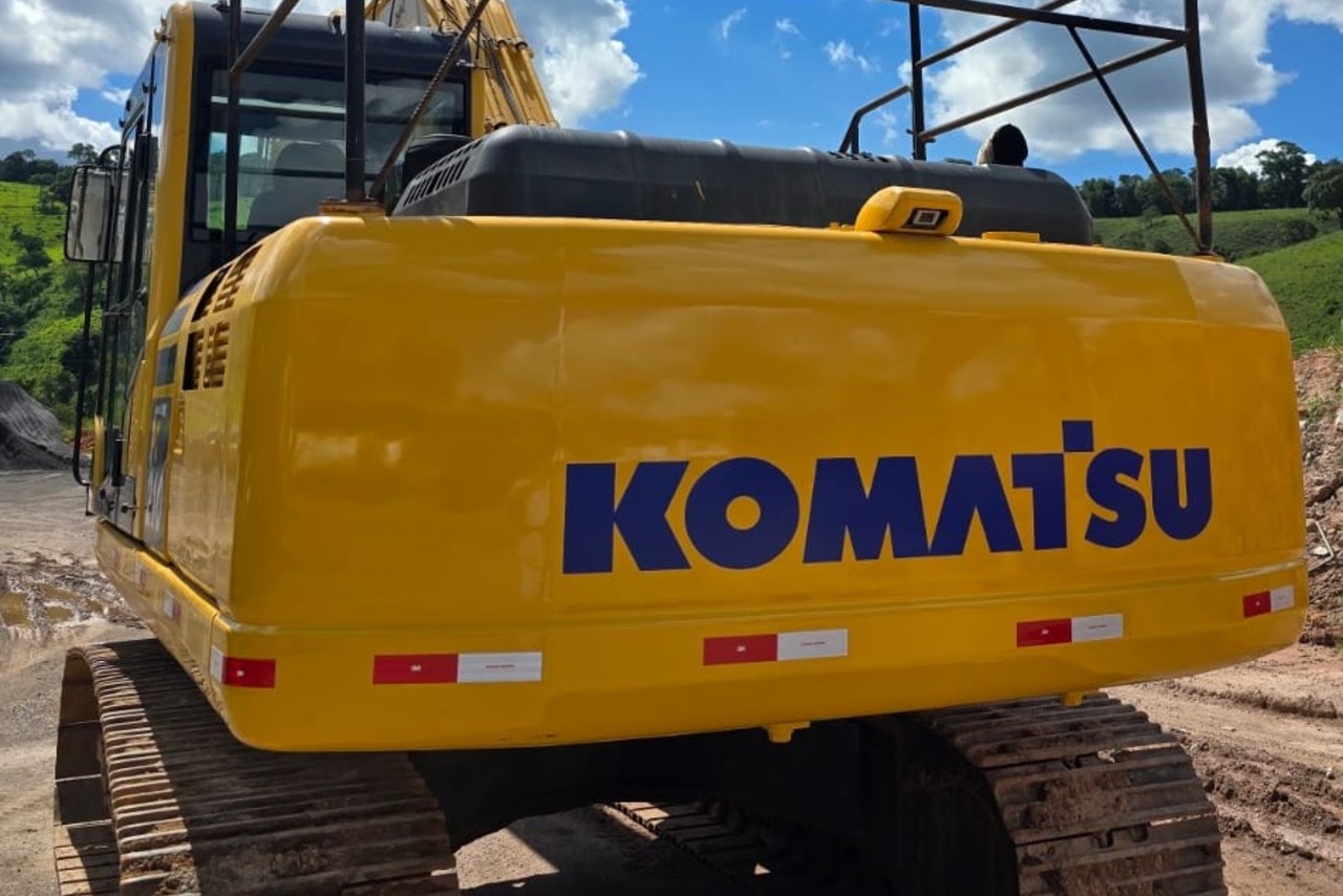 Komatsu PC210 - 20/20 2