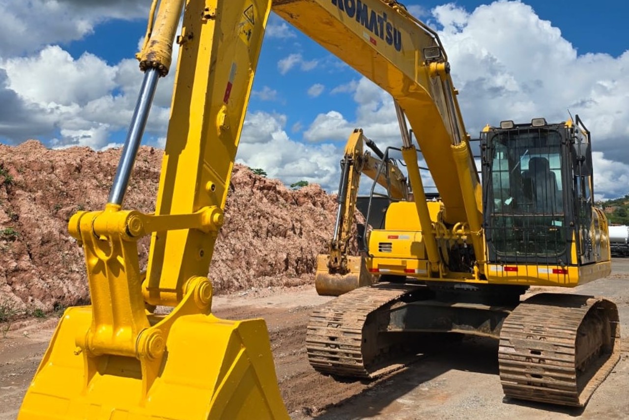 Komatsu PC210 - 20/20 3