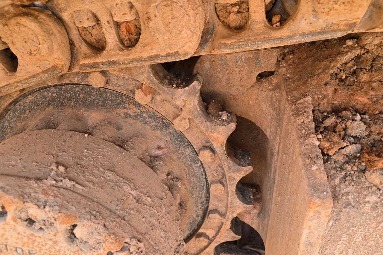 Komatsu PC210 - 20/20 15