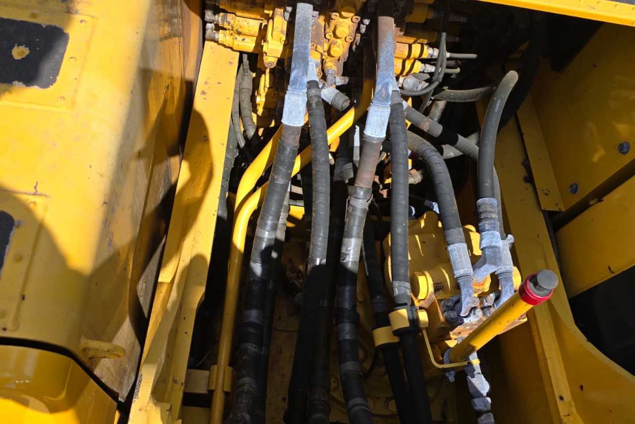 Komatsu PC210 - 20/20 20