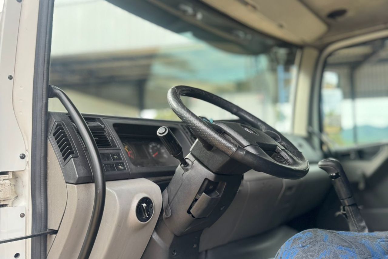 Volkswagen 24-250 E Constellation 3-Eixos - 08/08 7