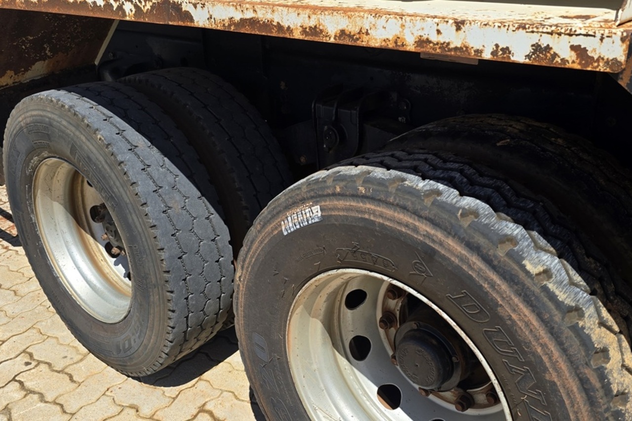 Volkswagen 24-260 Constellation 6x2 - 22/23 12