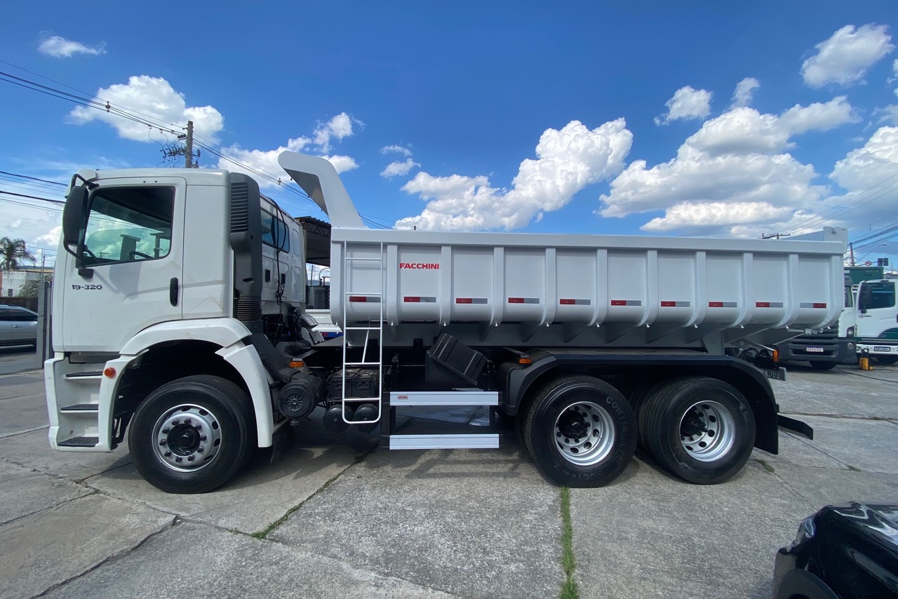 Volkswagen 19-320 Titan - 06/06 8
