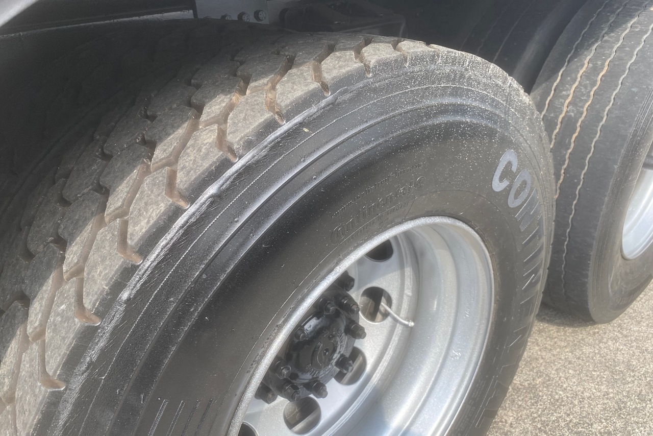 Volkswagen 19-320 Titan - 06/06 12