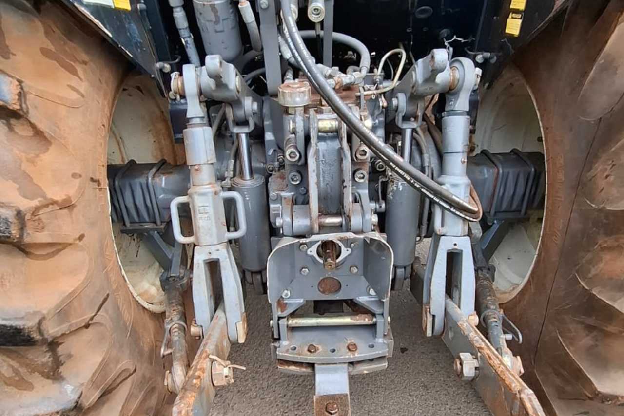 Valtra BH 145 - 08/08 6