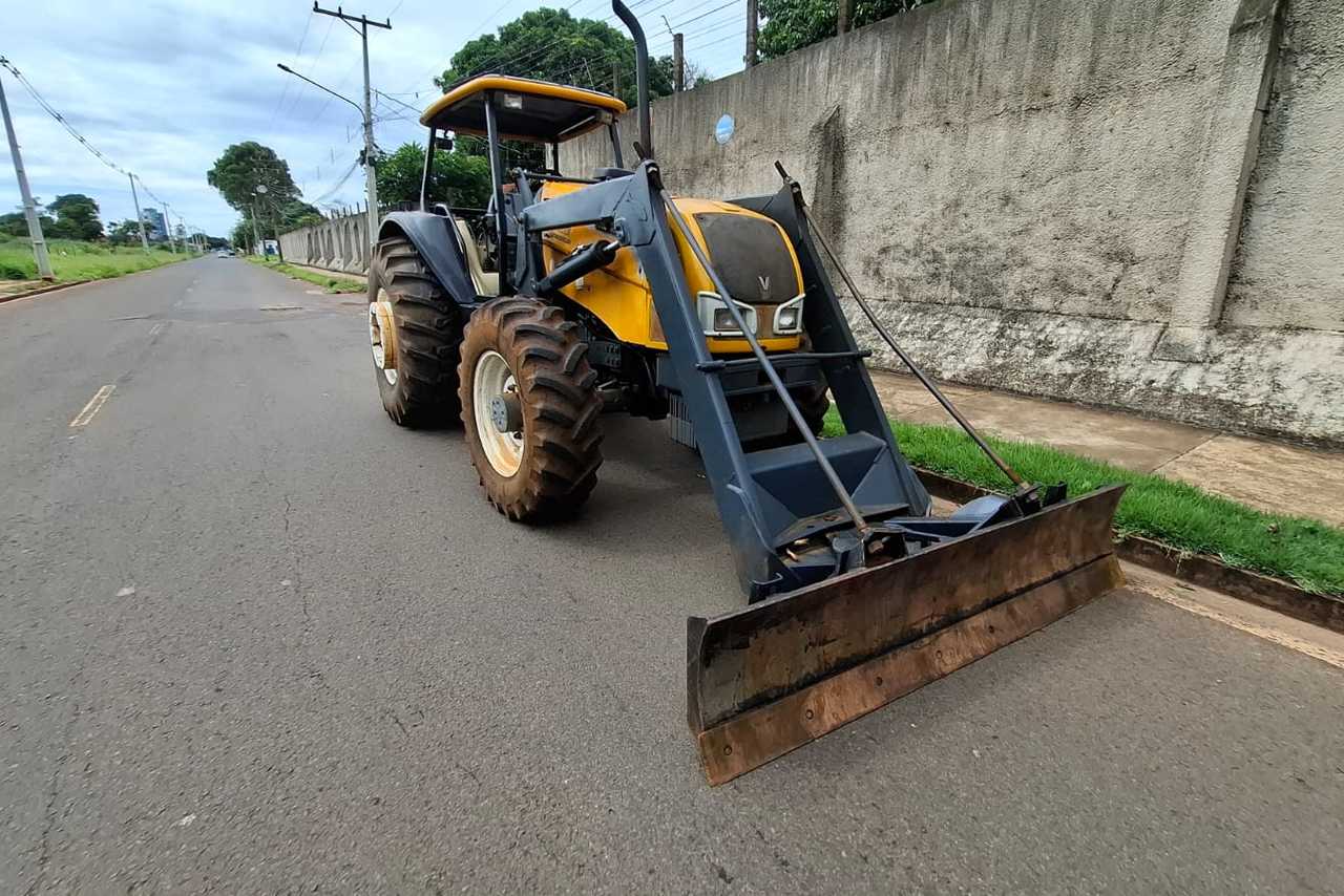 Valtra BH 145 - 08/08 10