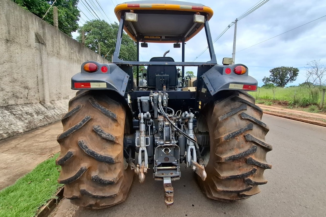 Valtra BH 145 - 08/08 12