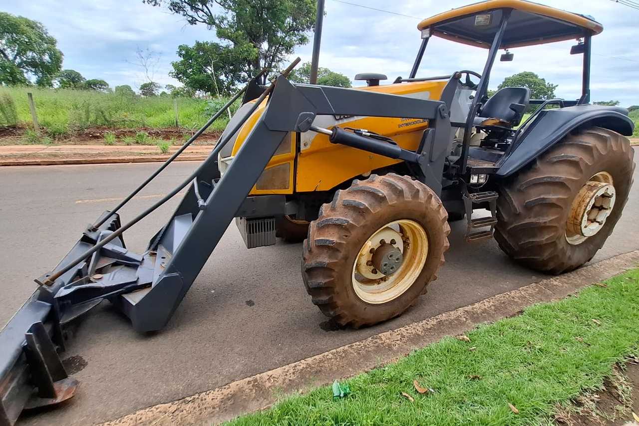 Valtra BH 145 - 08/08 15