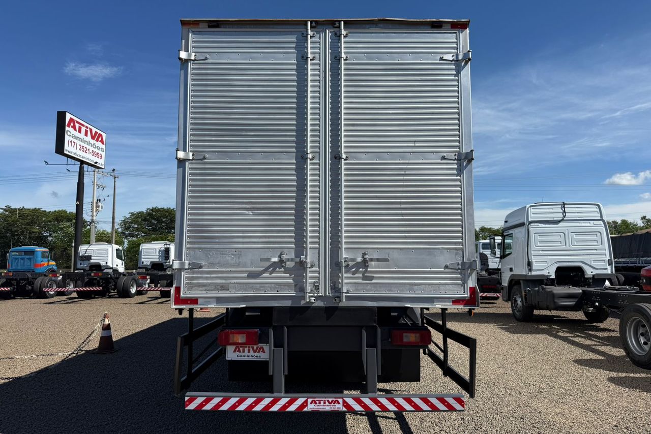 Volvo VM 270 - 13/13 2