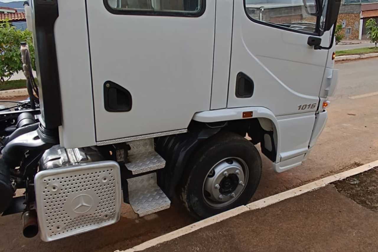 Mercedes Benz Accelo 1016 - 12/13 5