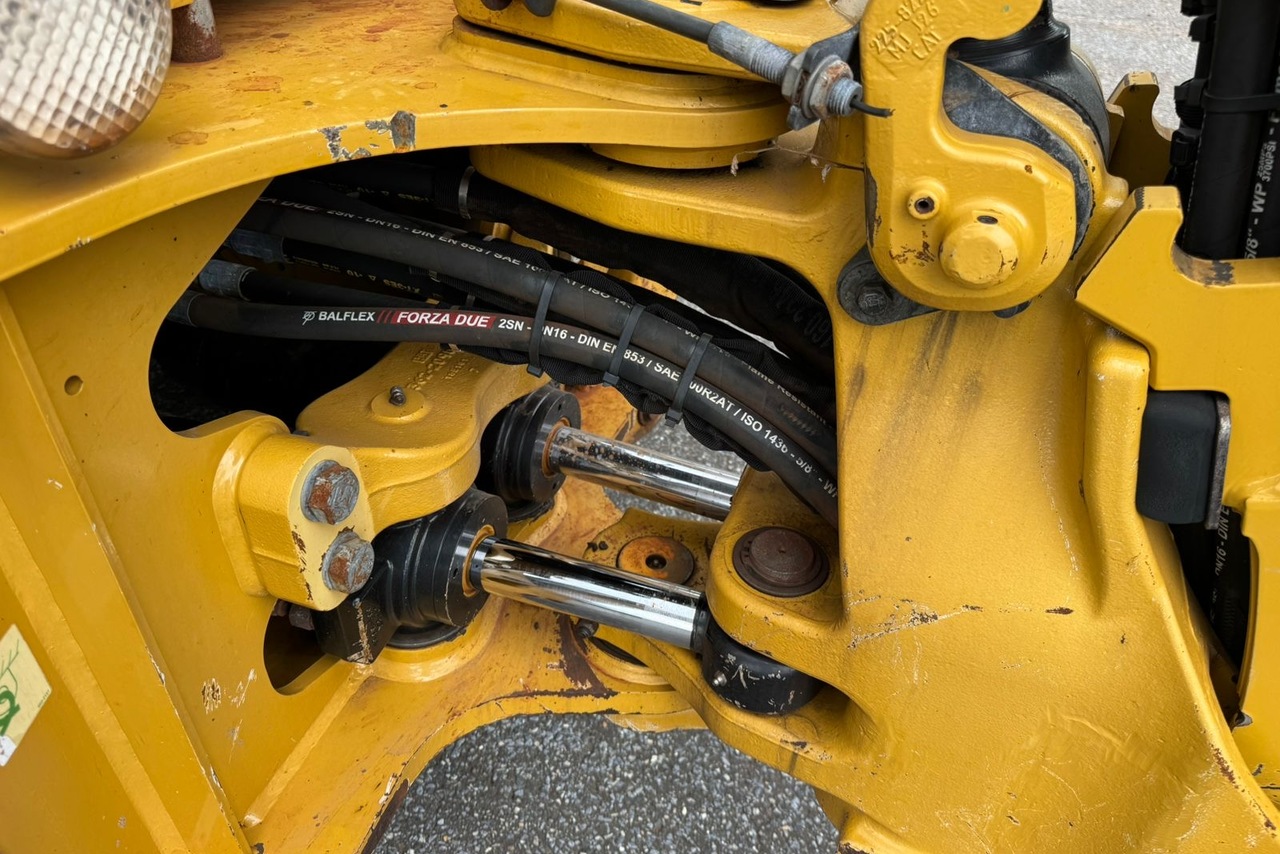 Caterpillar 416F2 - 18/18 3