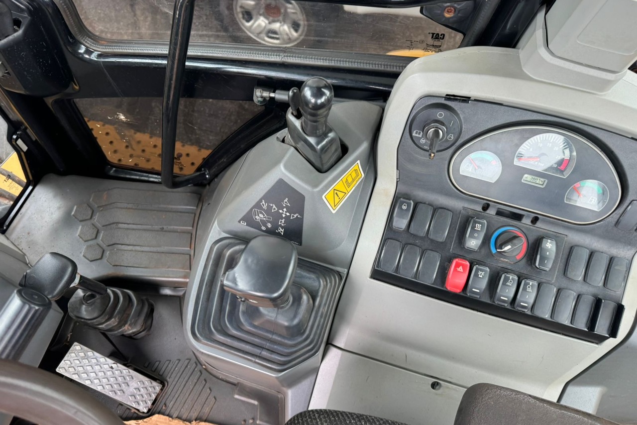 Caterpillar 416F2 - 18/18 11