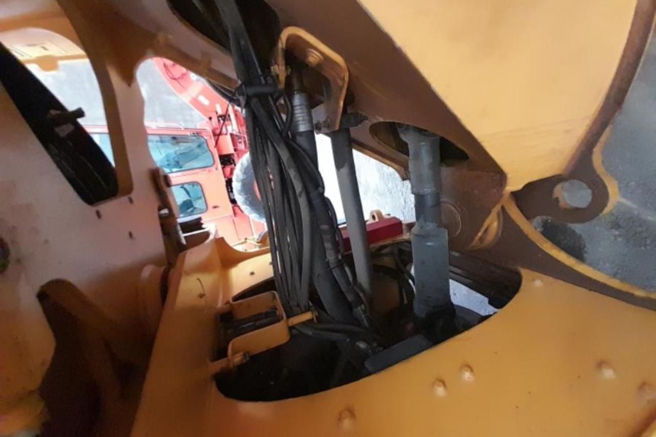 Volvo L120F -  11