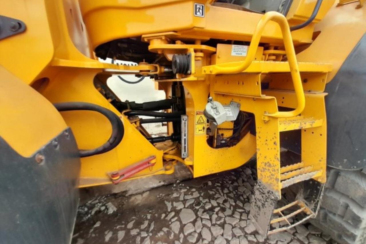 Volvo L120F - 29/20 10