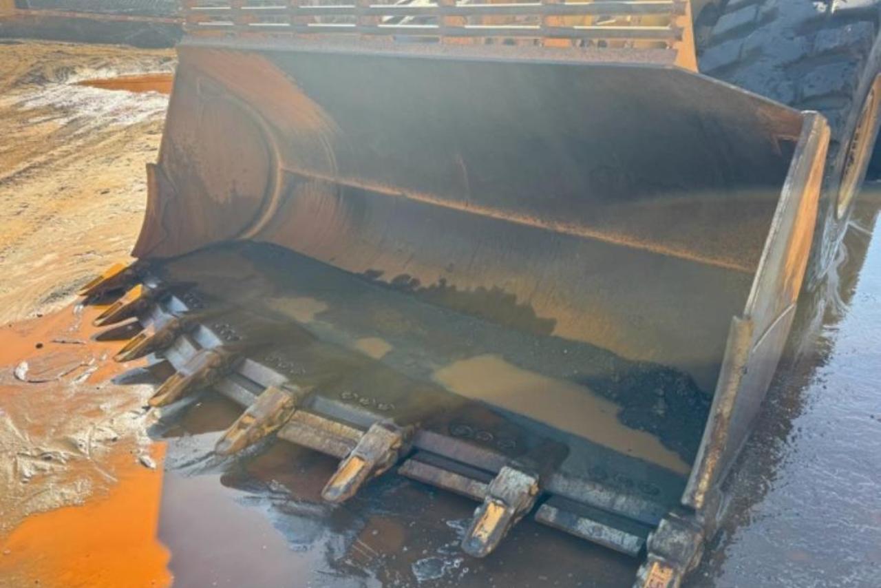 Caterpillar Outros - 19/19 2