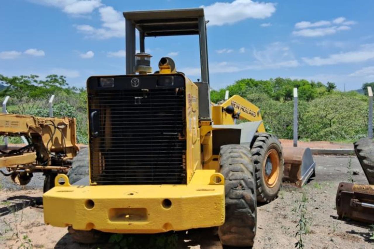 New Holland 12C - 20/11 2