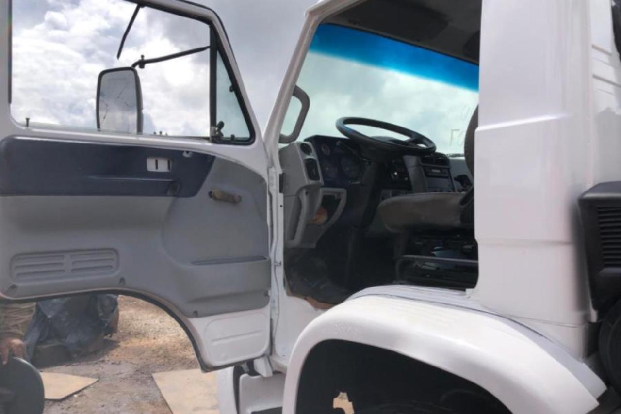 Volkswagen 26-260 E Constel. 6x4 - 22/22 10