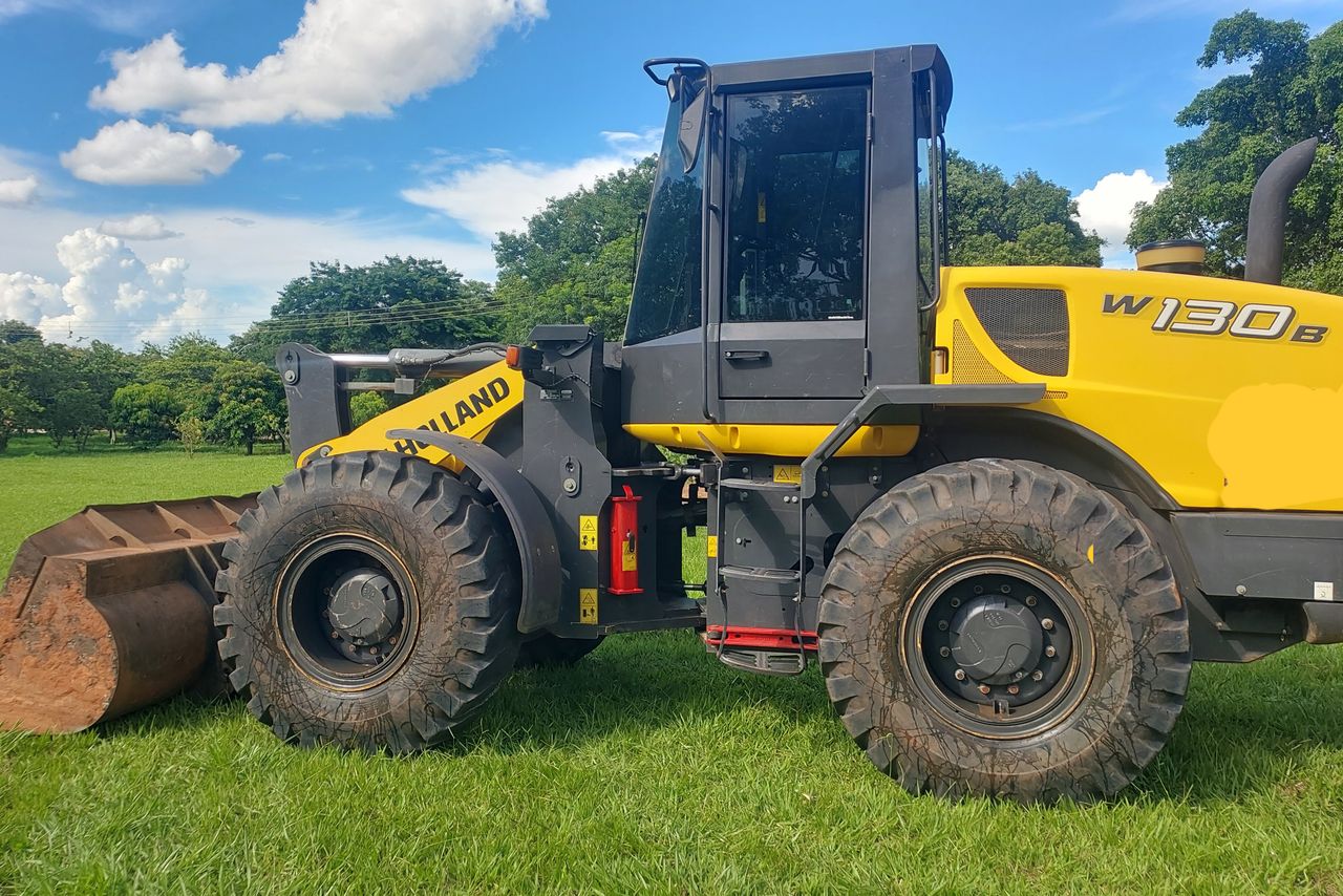 New Holland W130 - 20/20 2