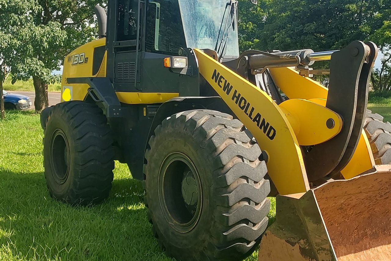 New Holland W130 - 20/20 3
