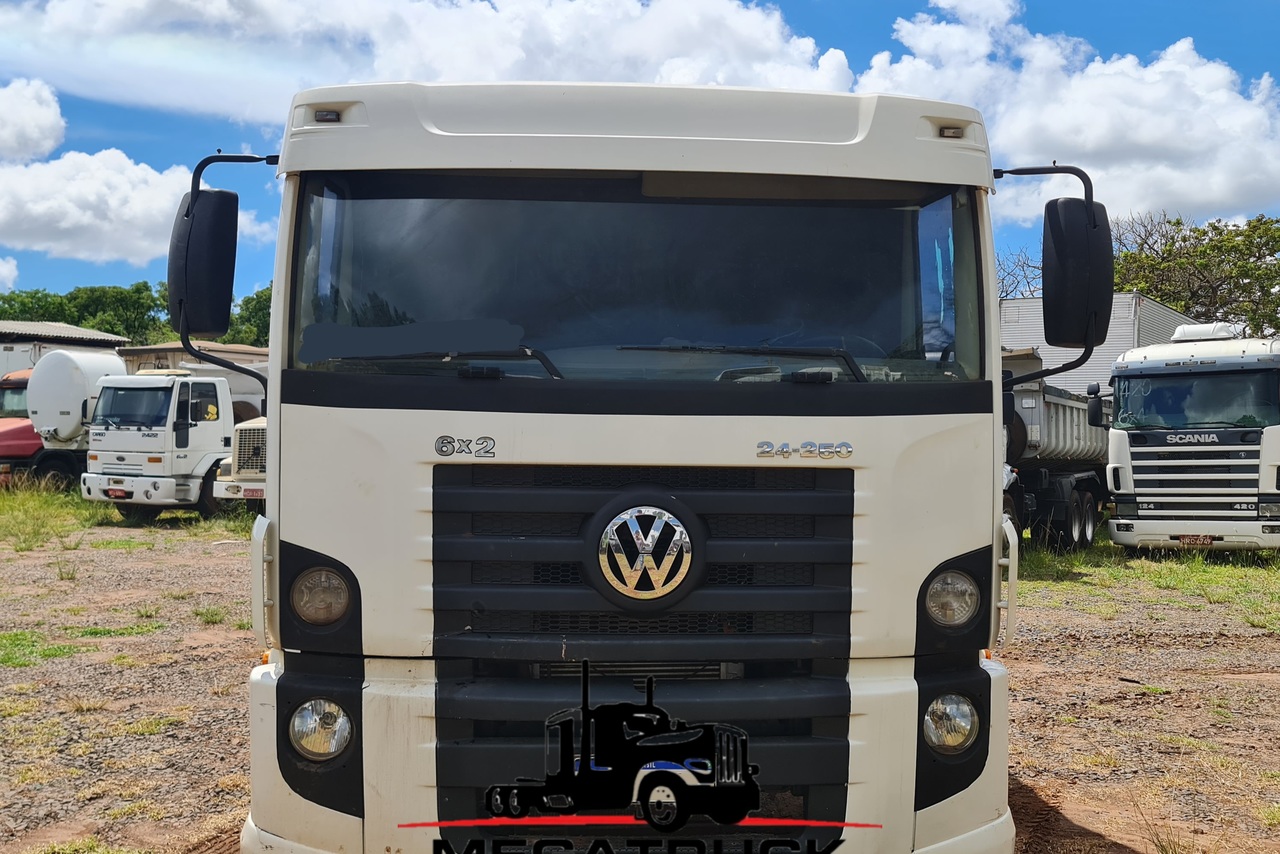 Volkswagen 24-250 E Constellation 3-Eixos - 10/11 3