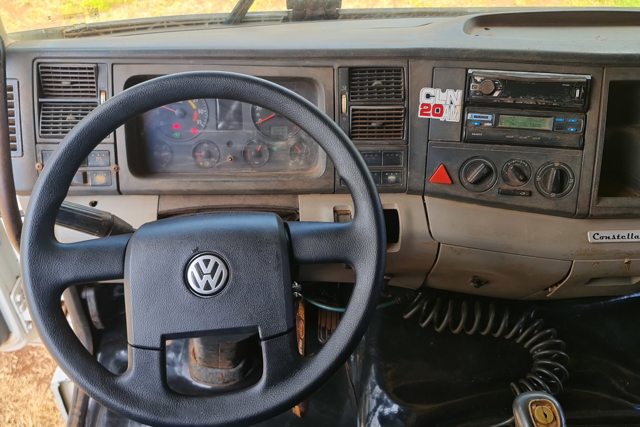 Volkswagen 24-250 E Constellation 3-Eixos - 10/11 11