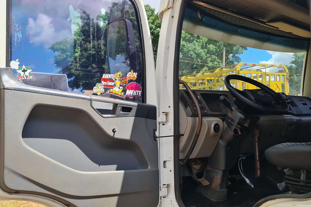 Volkswagen 24-250 E Constellation 3-Eixos - 10/11 12