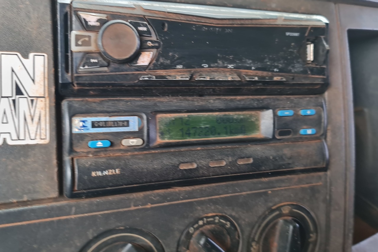 Volkswagen 24-250 E Constellation 3-Eixos - 10/11 13