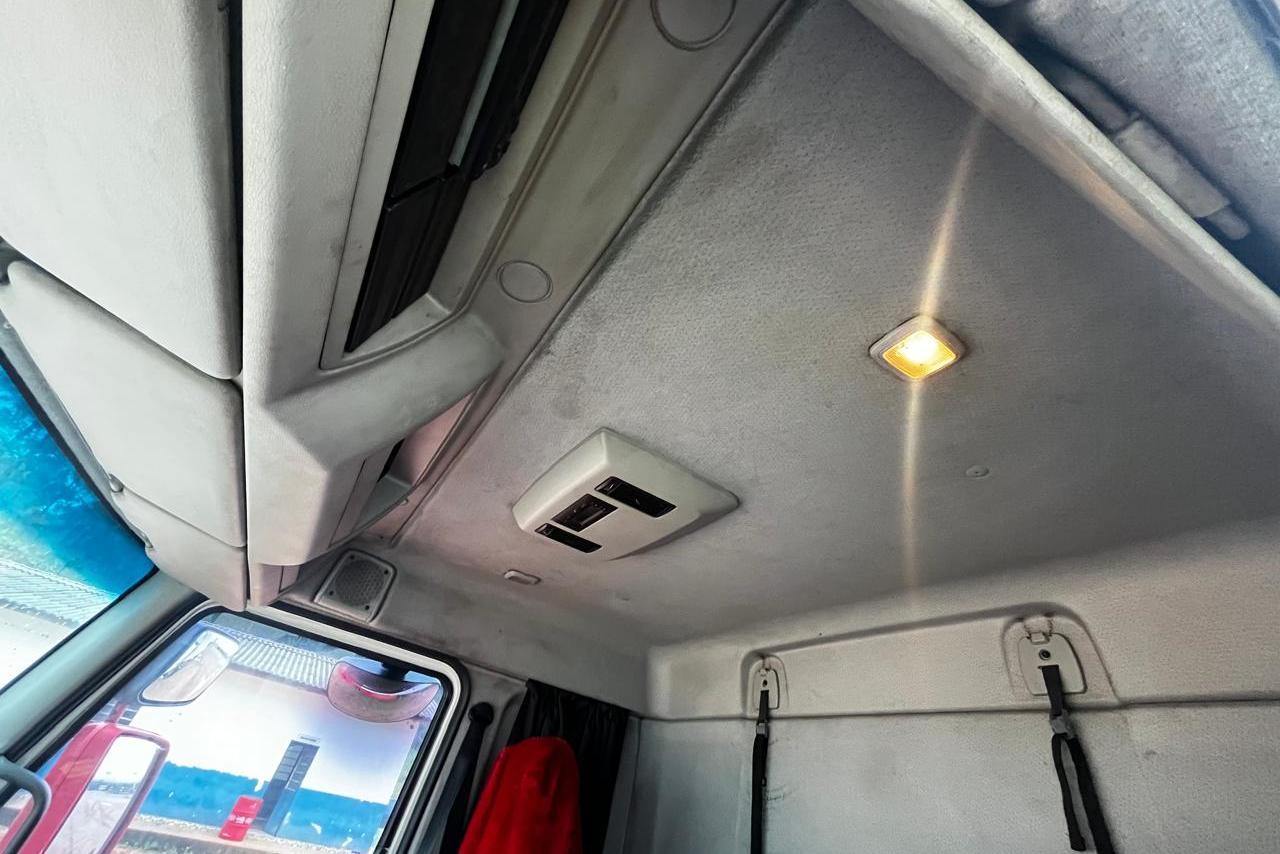 Volvo VM 270 - 18/18 2
