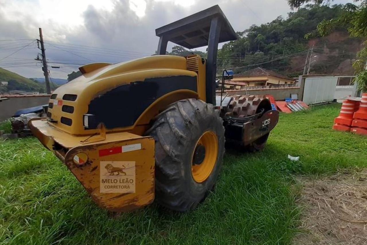 JCB VM115D - 10/10 11