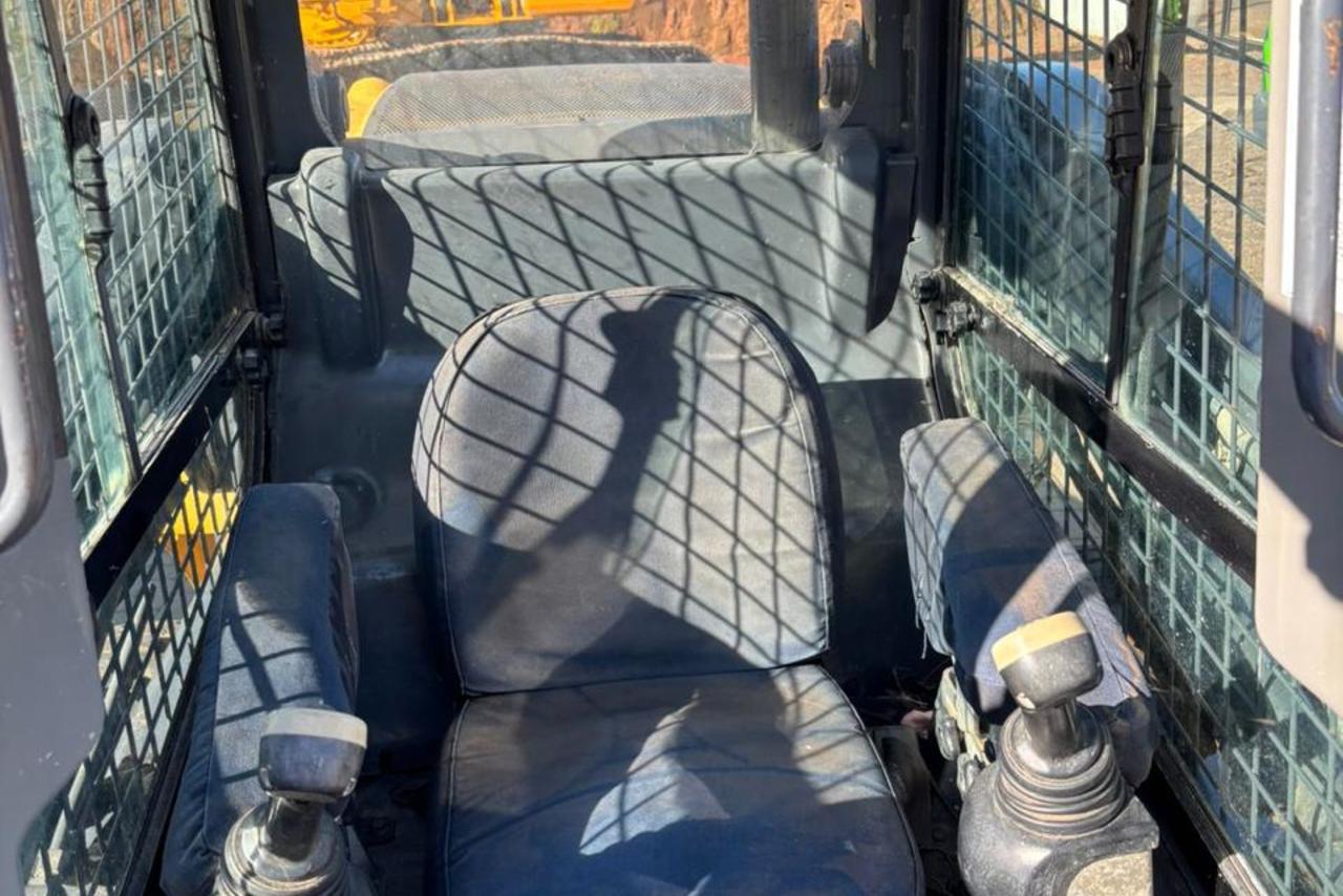 New Holland L218 - 14/14 6