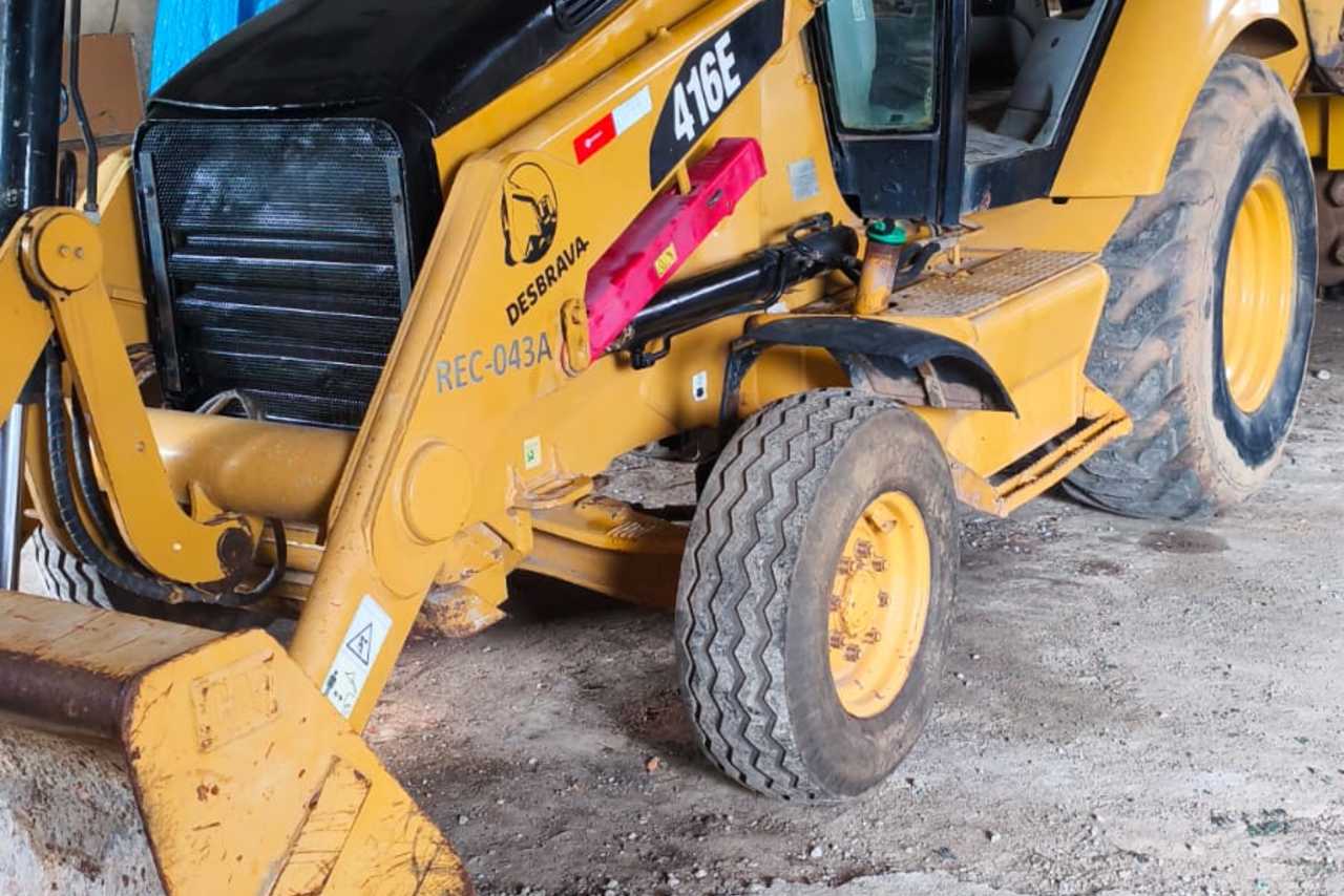 Caterpillar 416E - 12/12 2