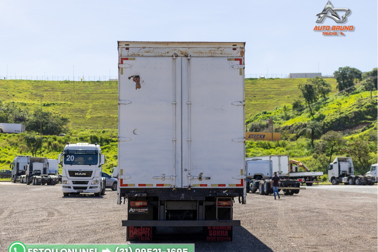 Volvo VM260 - 08/08 4